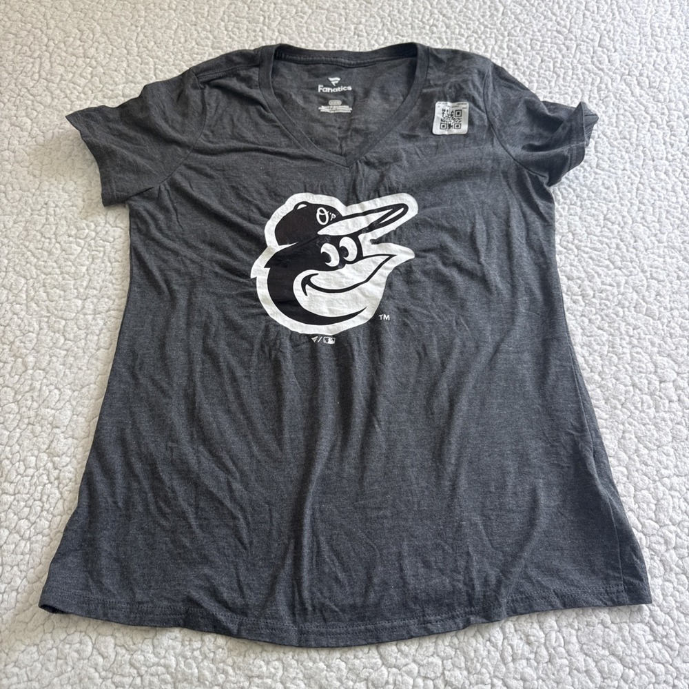 Baltimore Orioles Fanatics T-Shirt Womens medium Gray MLB V-Neck Graphic #58